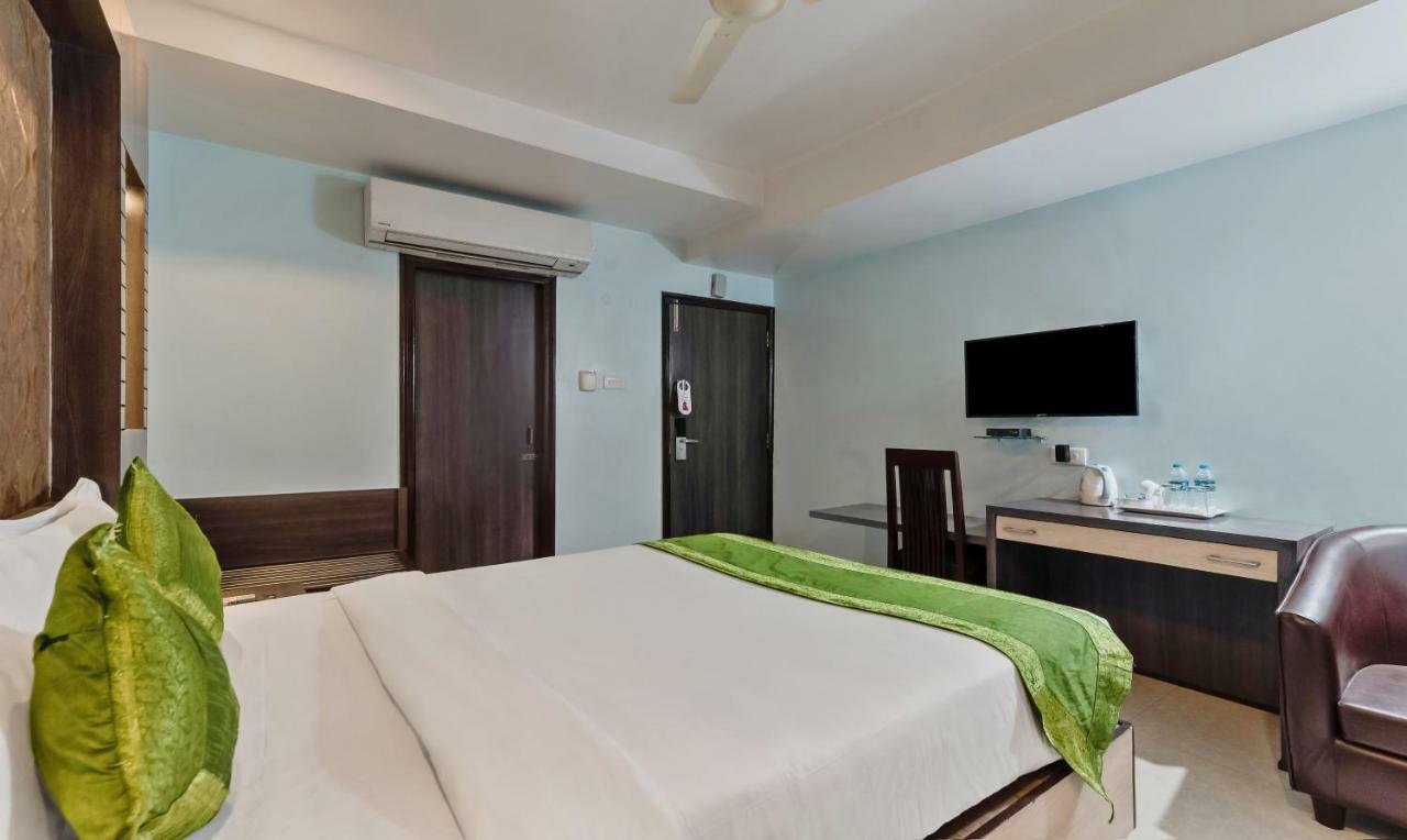 Oyo 3811 Geetanjali Regency Hotel Kolkata Bagian luar foto