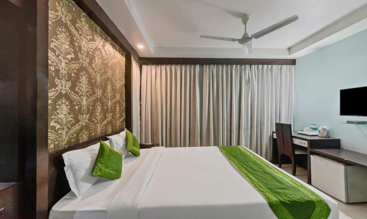 Oyo 3811 Geetanjali Regency Hotel Kolkata Bagian luar foto