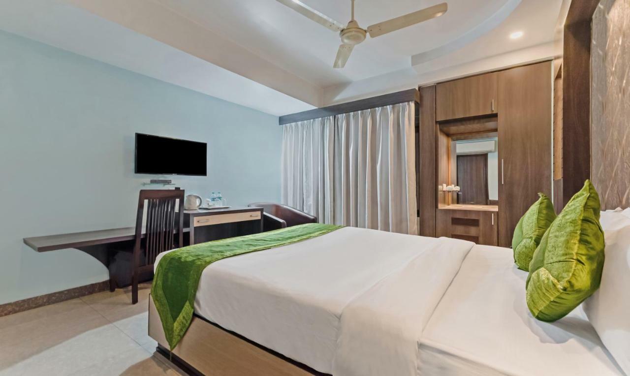 Oyo 3811 Geetanjali Regency Hotel Kolkata Bagian luar foto