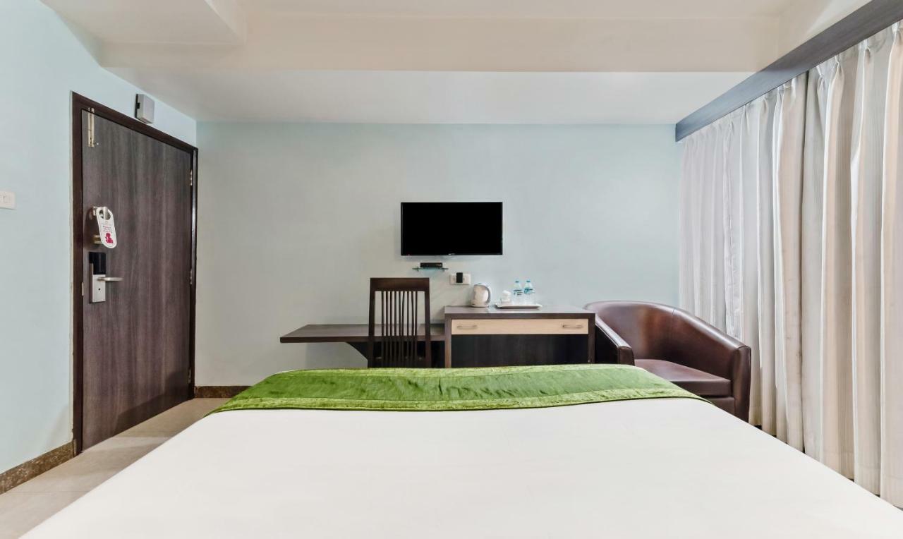 Oyo 3811 Geetanjali Regency Hotel Kolkata Bagian luar foto