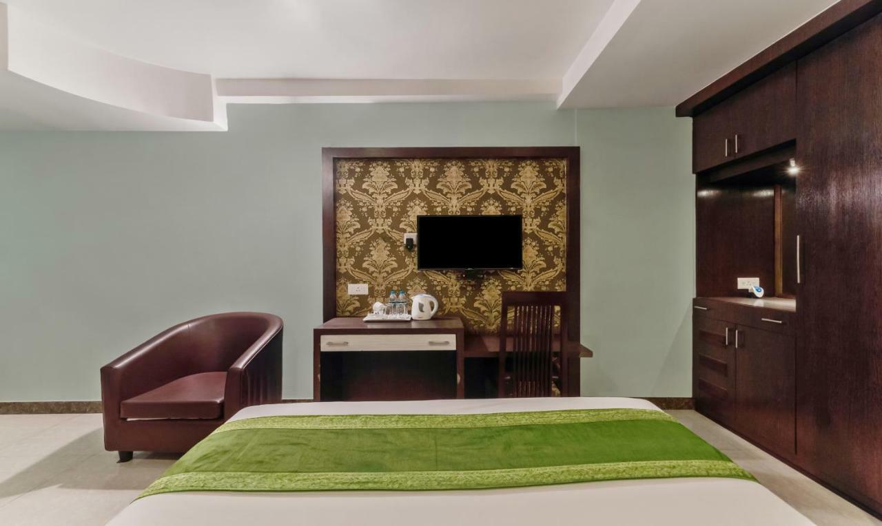 Oyo 3811 Geetanjali Regency Hotel Kolkata Bagian luar foto