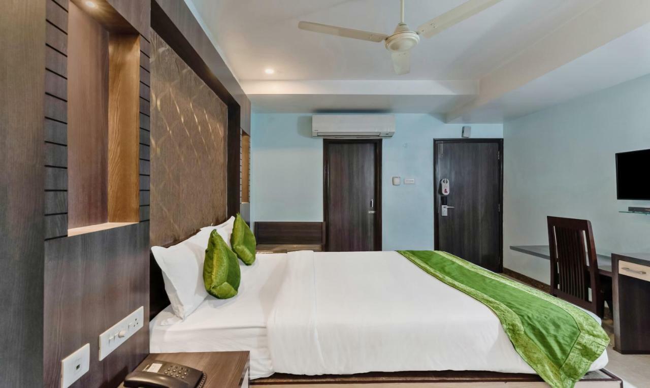 Oyo 3811 Geetanjali Regency Hotel Kolkata Bagian luar foto