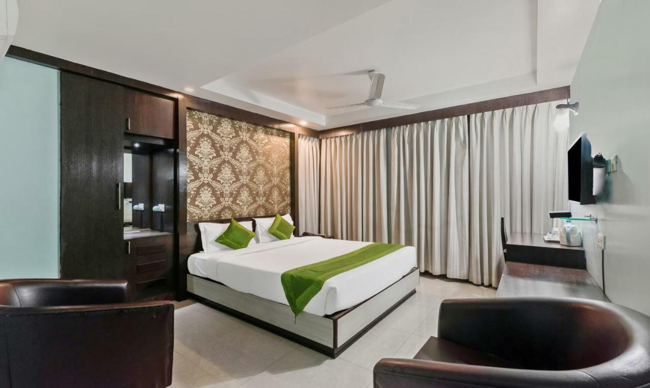 Oyo 3811 Geetanjali Regency Hotel Kolkata Bagian luar foto