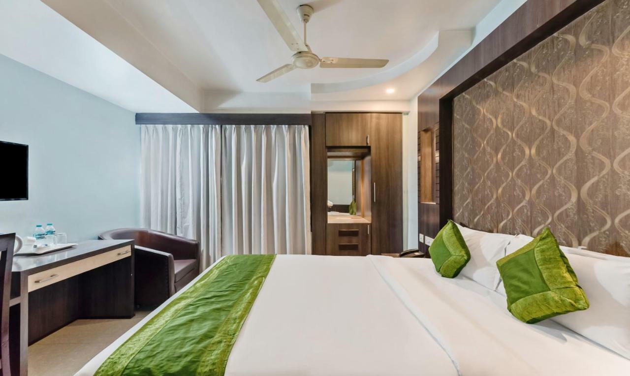 Oyo 3811 Geetanjali Regency Hotel Kolkata Bagian luar foto