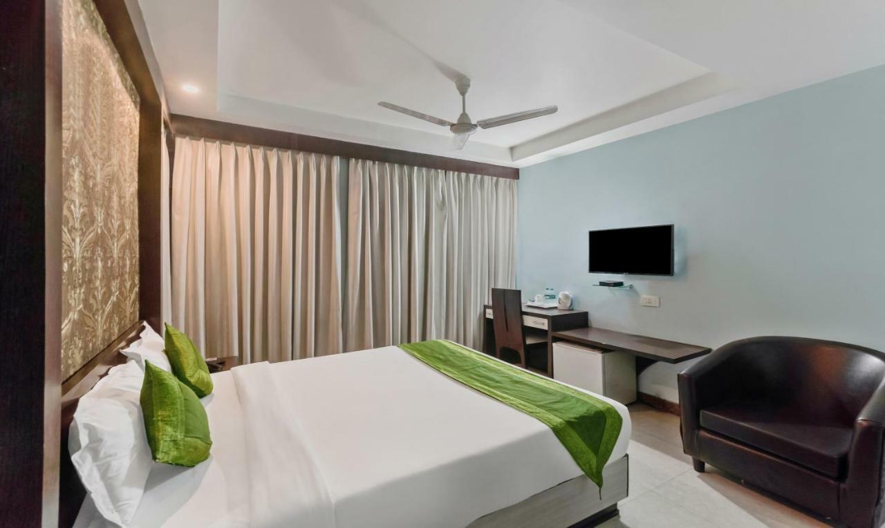 Oyo 3811 Geetanjali Regency Hotel Kolkata Bagian luar foto