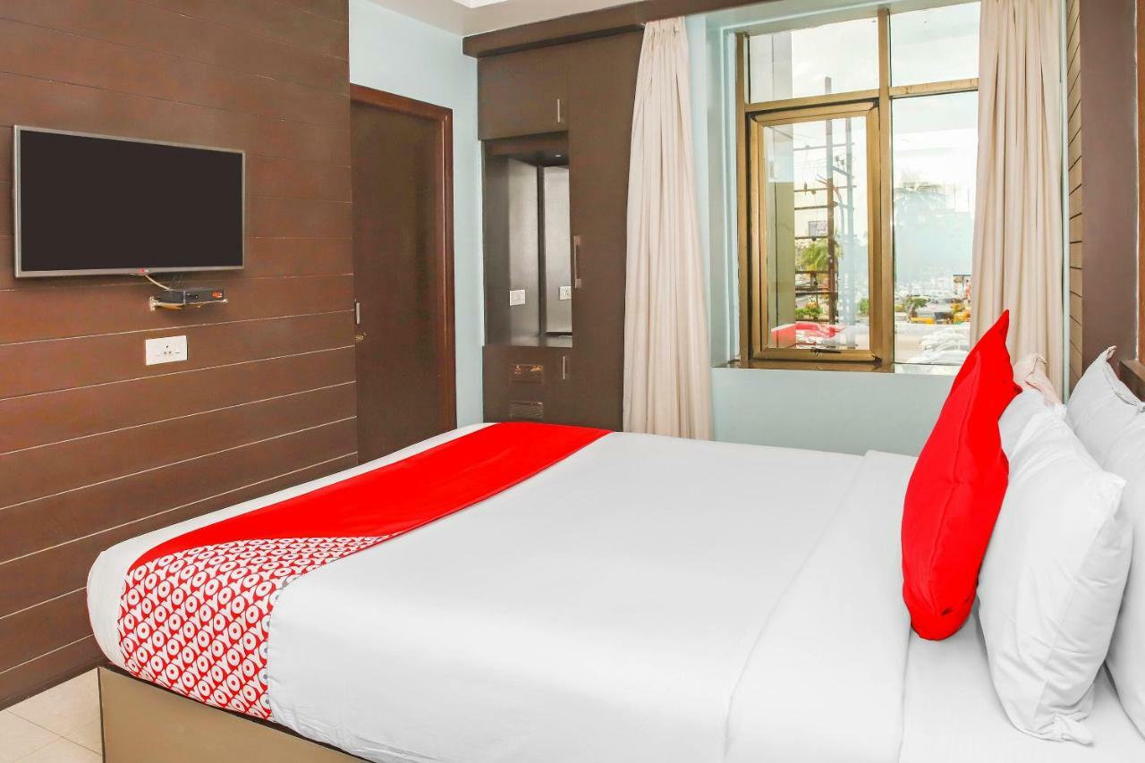 Oyo 3811 Geetanjali Regency Hotel Kolkata Bagian luar foto