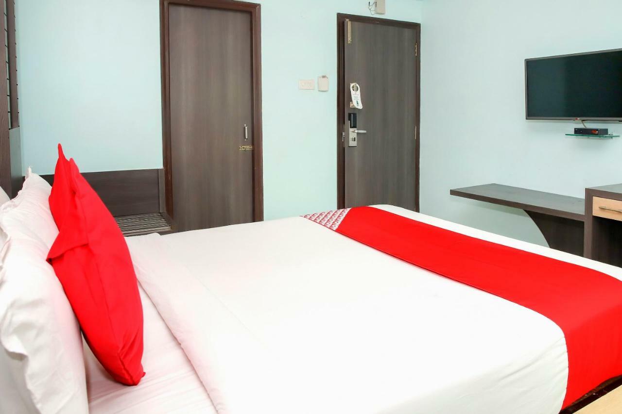 Oyo 3811 Geetanjali Regency Hotel Kolkata Bagian luar foto