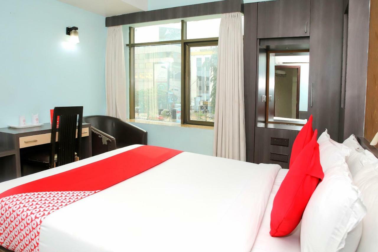 Oyo 3811 Geetanjali Regency Hotel Kolkata Bagian luar foto