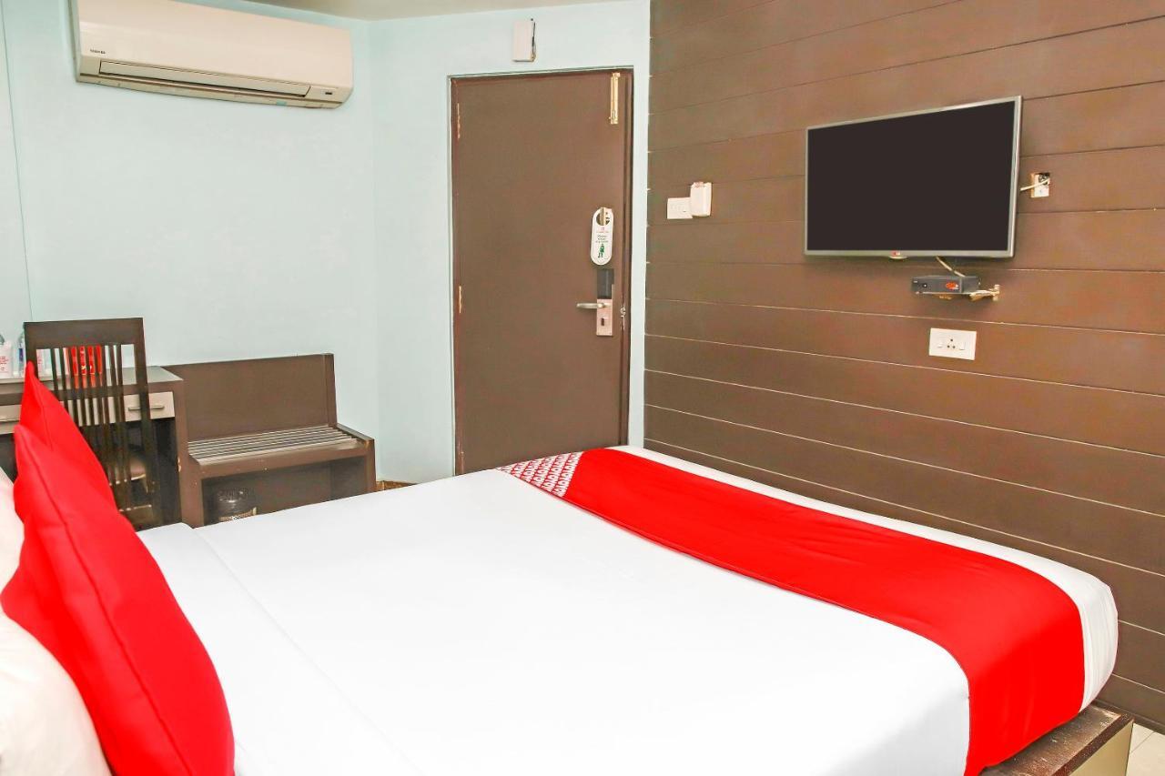 Oyo 3811 Geetanjali Regency Hotel Kolkata Bagian luar foto